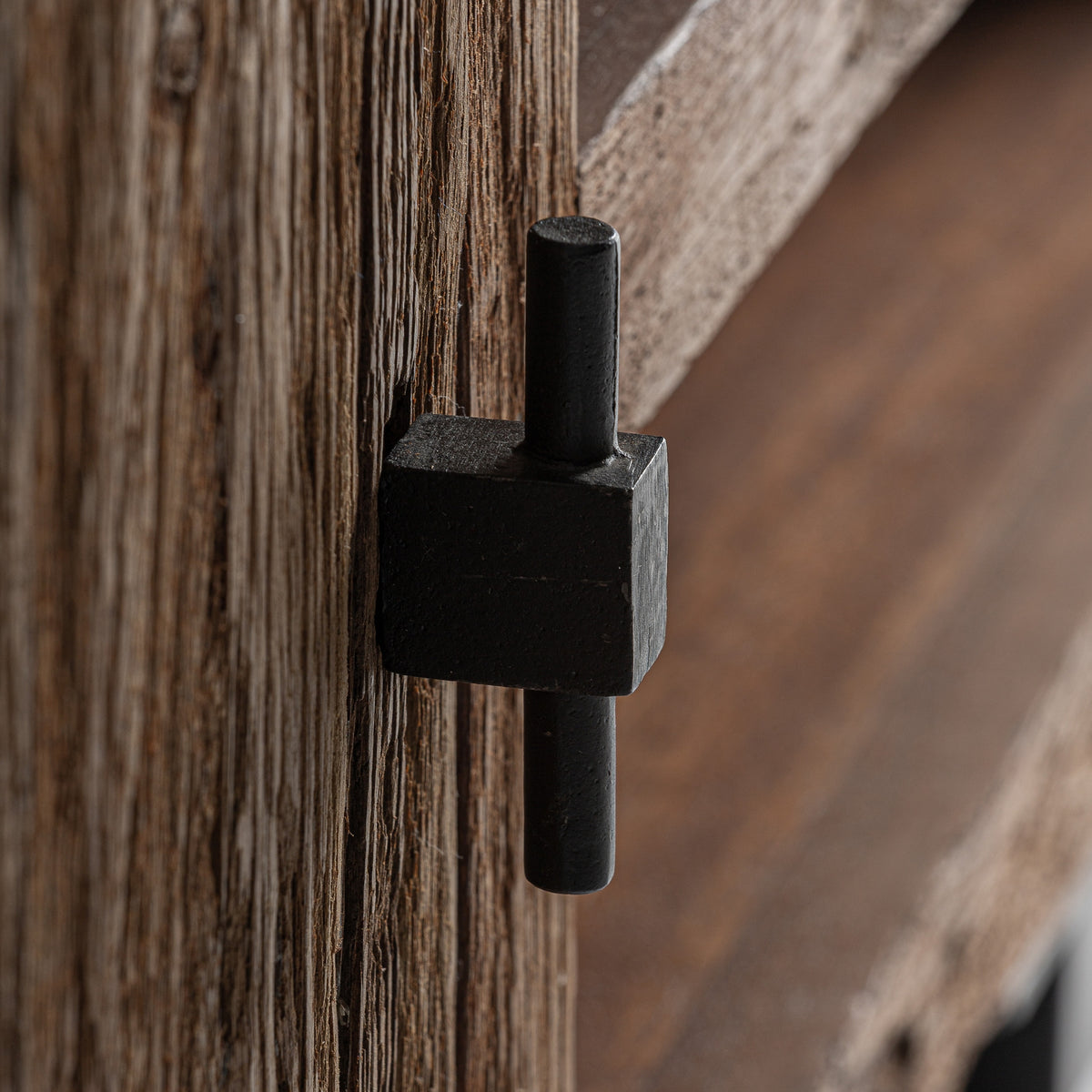 Mueble TV de madera recuperada y hierro Bordeira