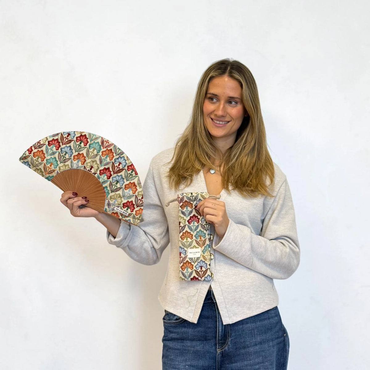 Abanico con Funda Flora - #pino_y_jacaranda#