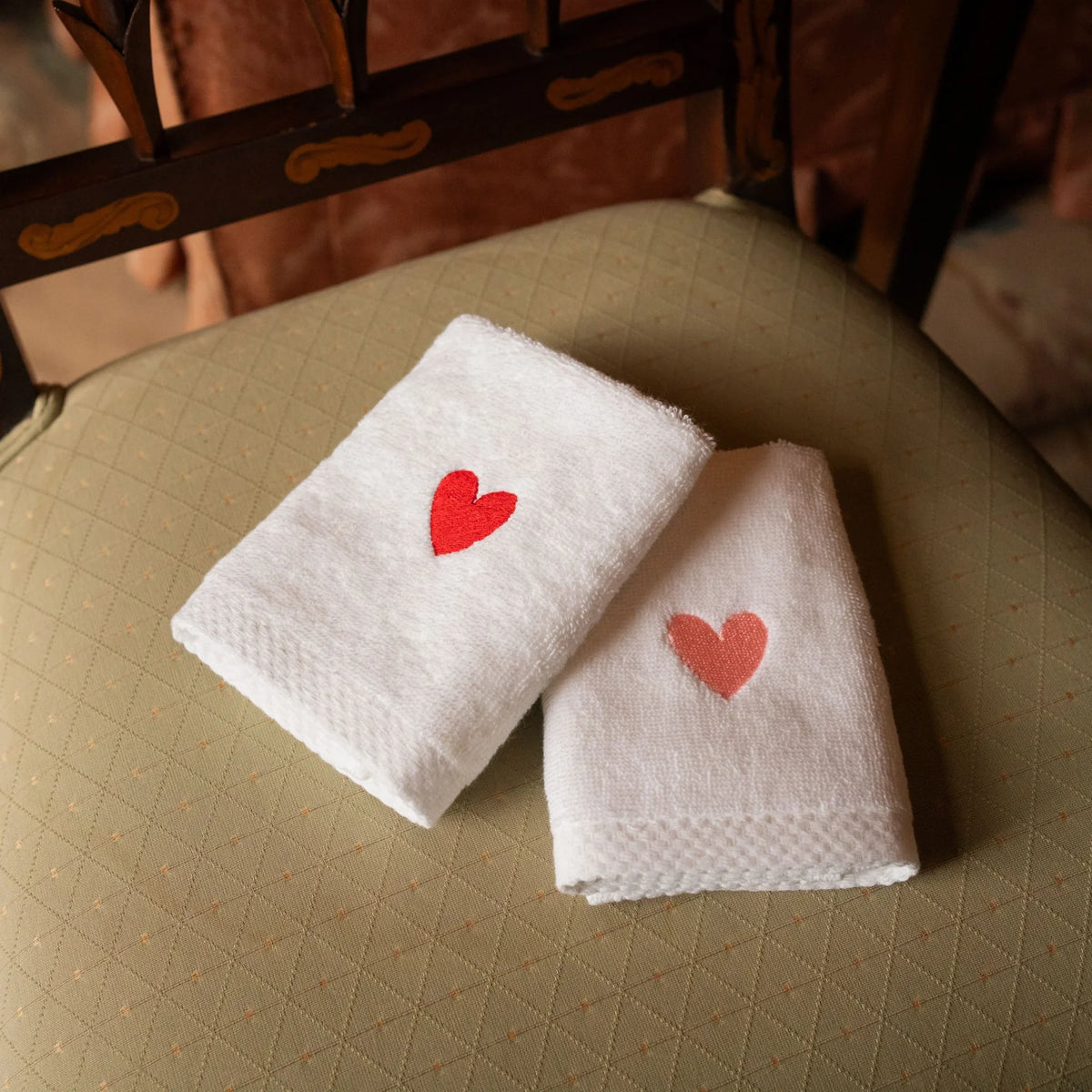 Juegos de Toallas Corazón Bordado - #pino_y_jacaranda#