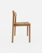 Silla apilable de exterior de teca Rawi Wa