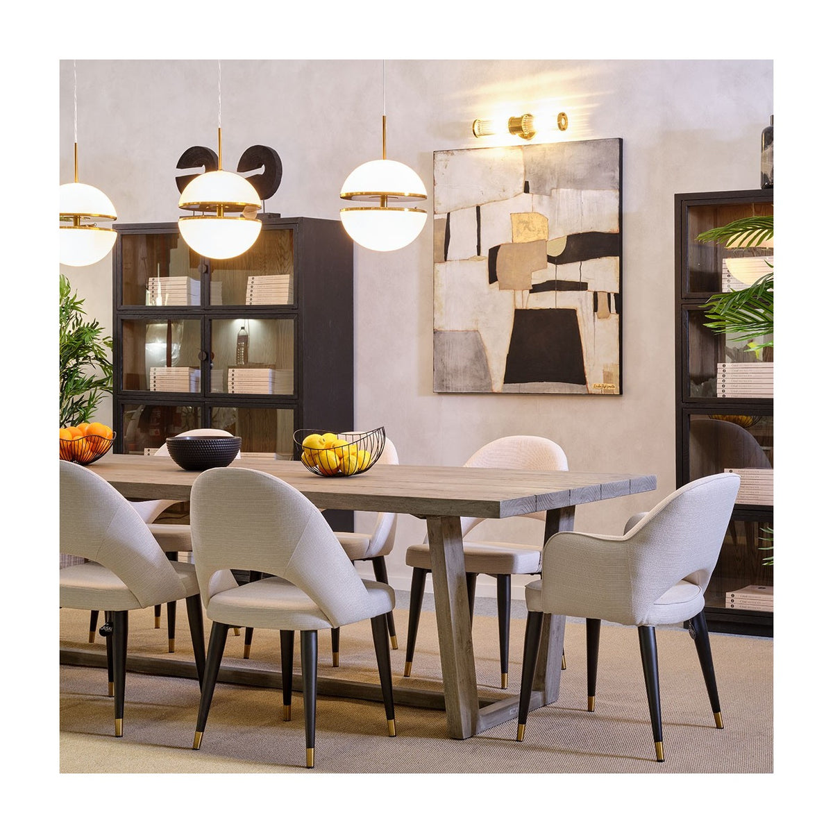 Silla tapizada blanca con tapón dorado Cúllar