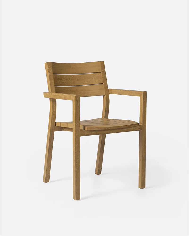 Silla de exterior apilable de teca Ubrique