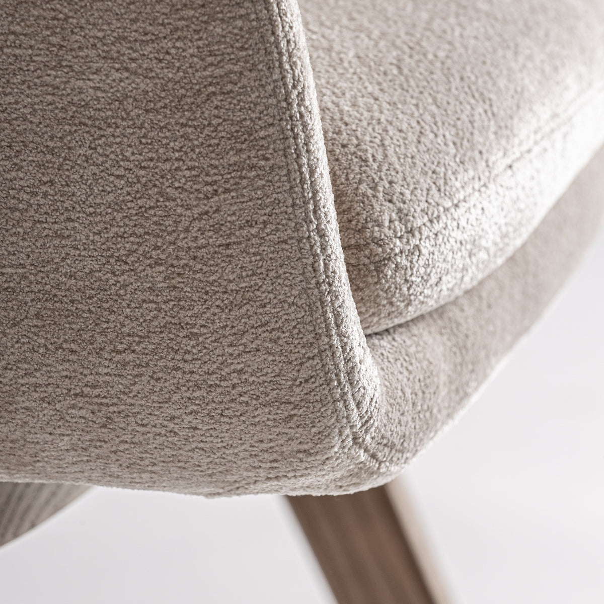 Silla tapizada beige de fresno Massanella