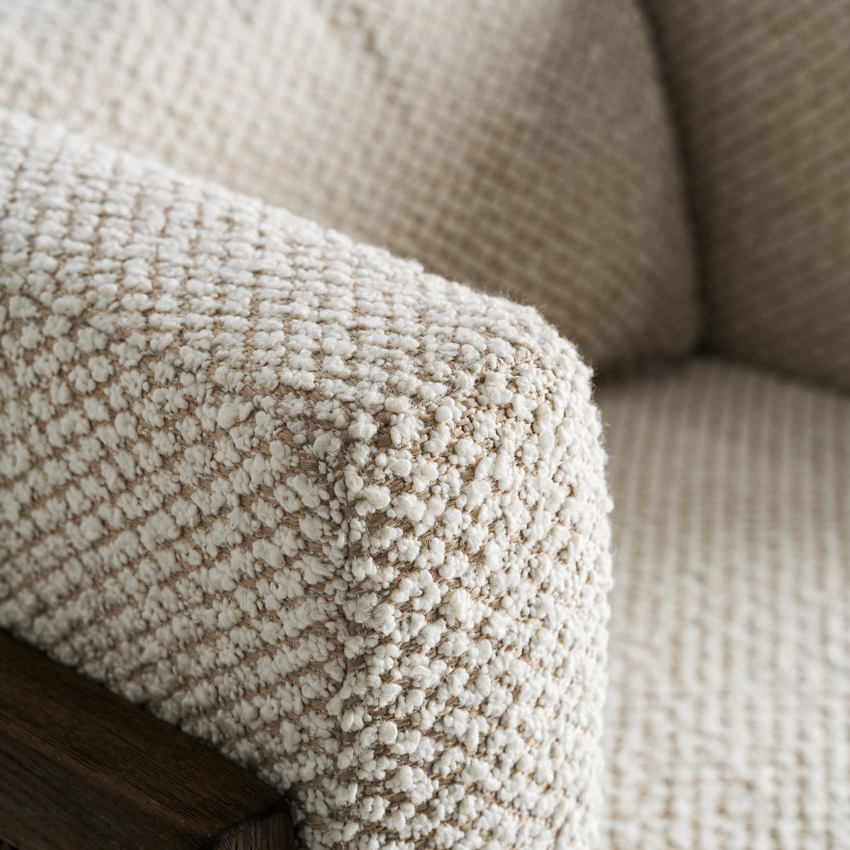 Sillón de fresno tapizado beige Cala Gració