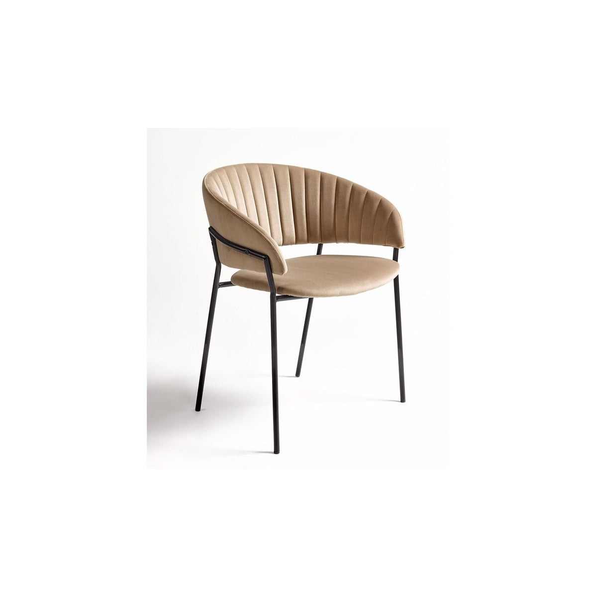 Sillón de terciopelo beige y metal negro Zújar