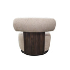 Sillón escultórico cilíndrico beige tostado Broto