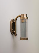 Aplique de Pared de Latón Patinado y Tubos de Vidrio - #pino_y_jacaranda#
